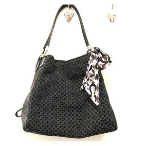 Coach Purse in excellent condition.